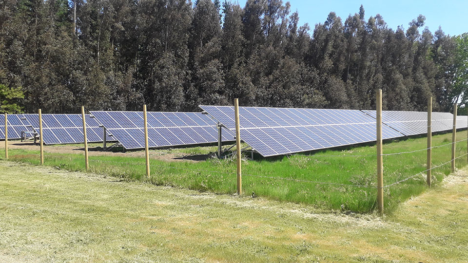Sistemas solares para empresas agrícolas: Caseta de riego Hortifrut 