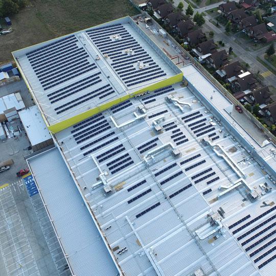 Proyecto Solar Paneles Fotovoltaicos sobre techo hospital