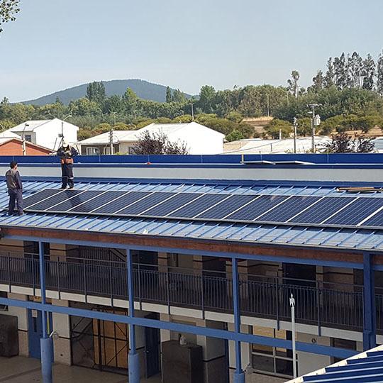 Proyecto con paneles fotovoltaicos en Escuela Snta Laura de lo Figueroa, Pencahue